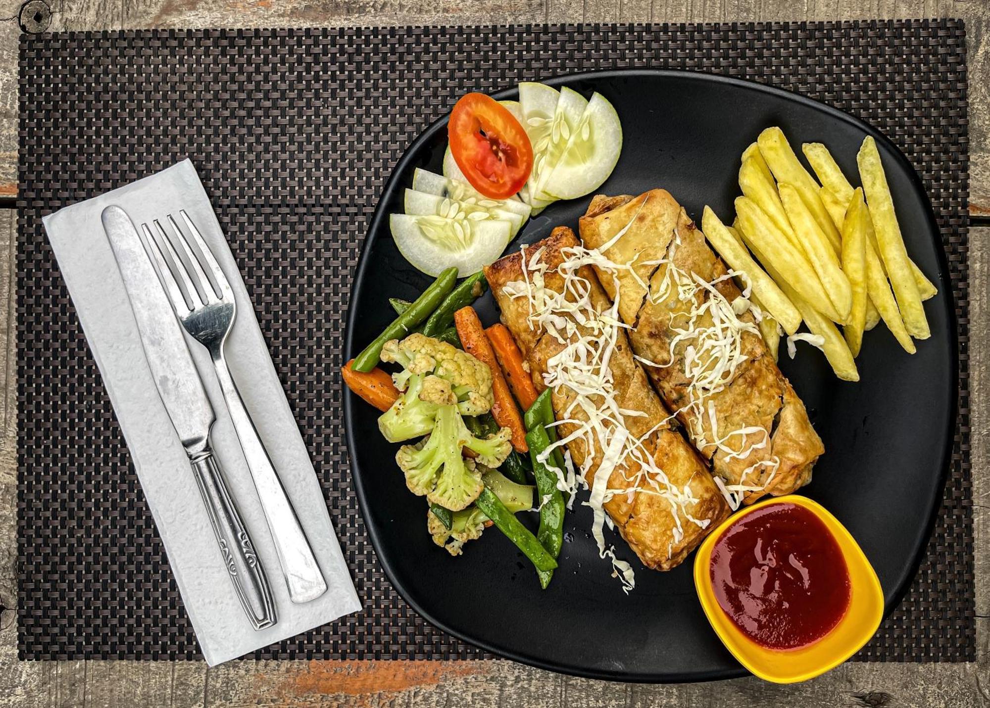 Hotel Tharu Garden, Sauraha Ngoại thất bức ảnh