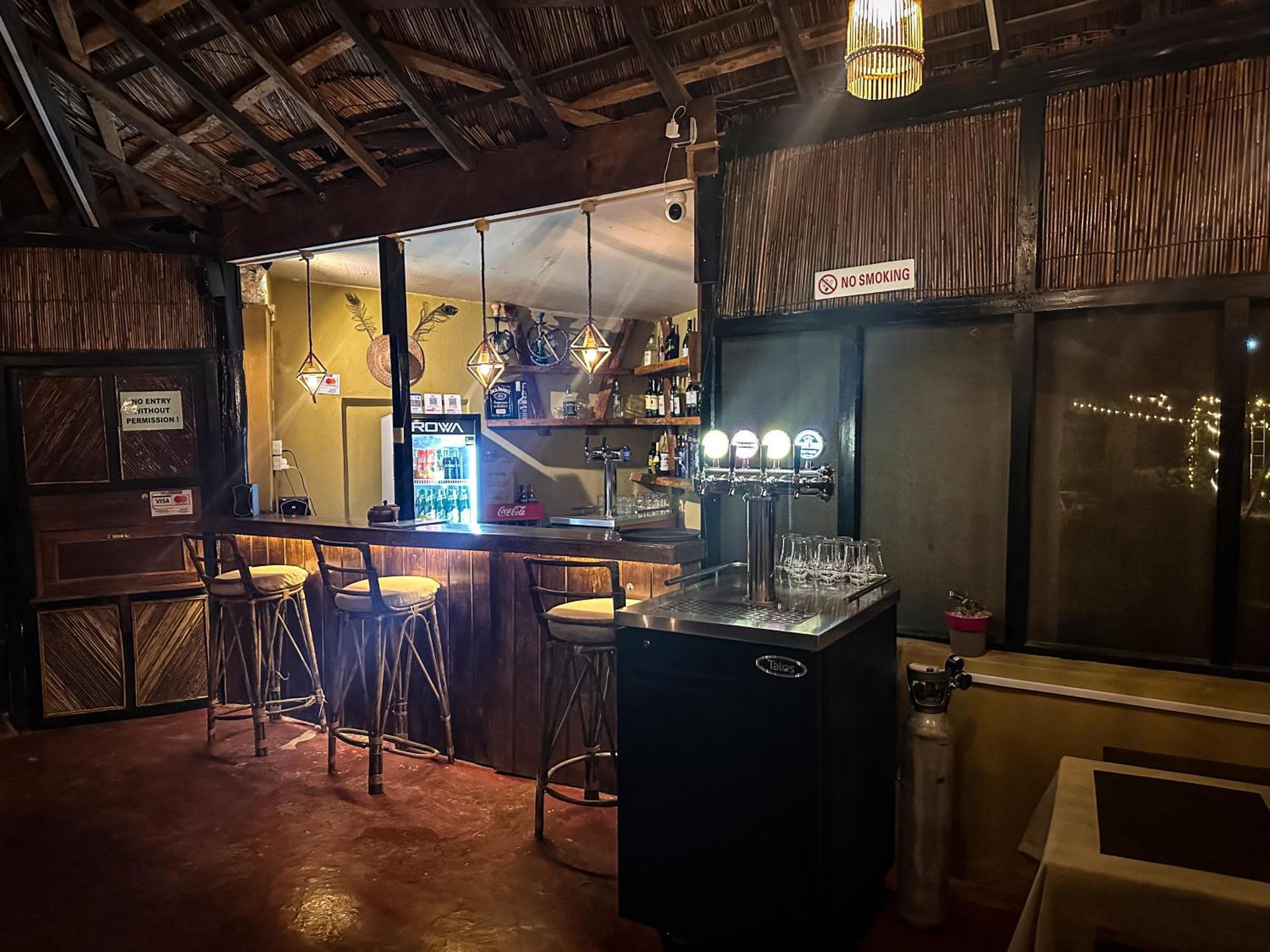 Hotel Tharu Garden, Sauraha Ngoại thất bức ảnh