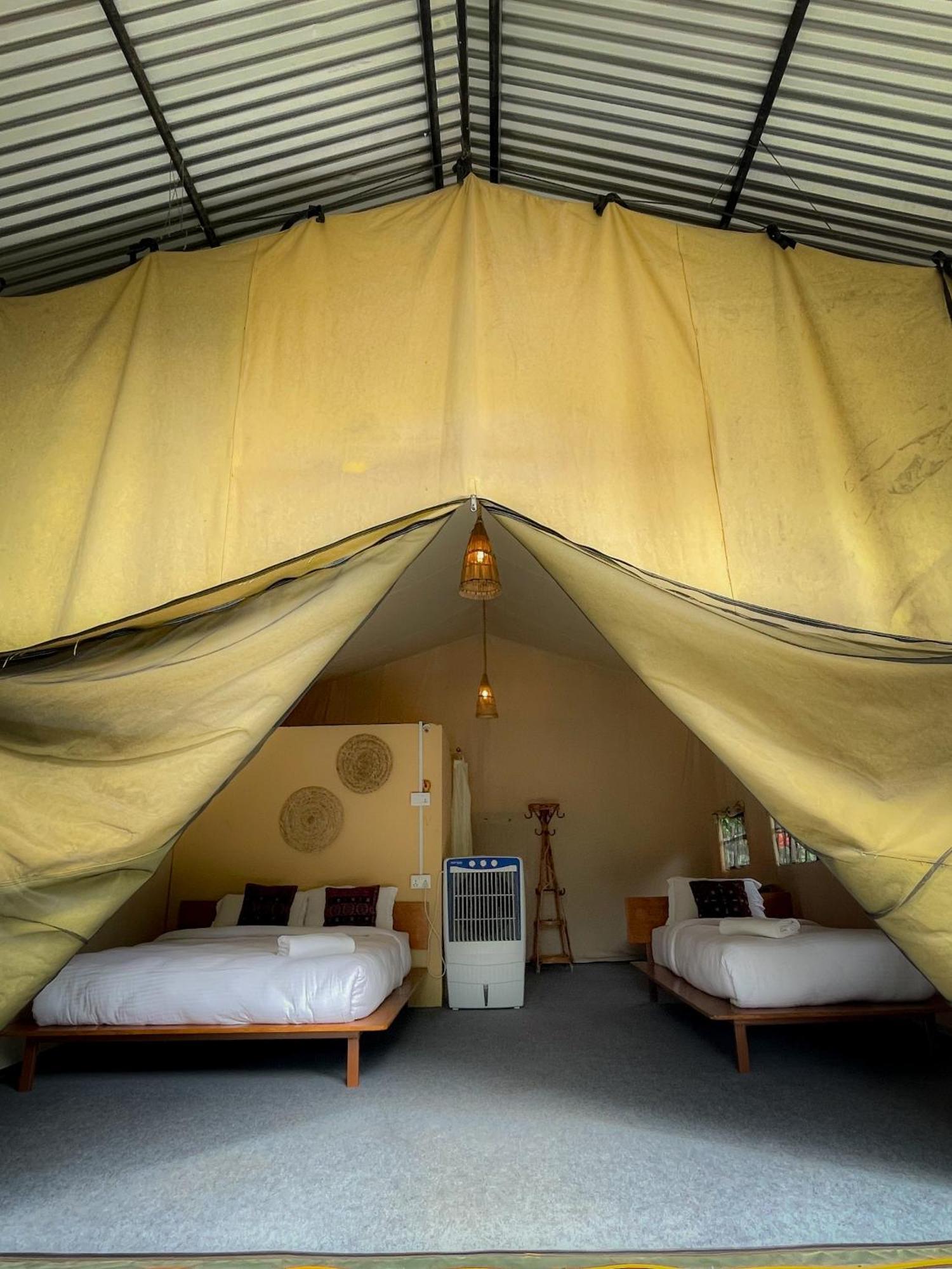 Hotel Tharu Garden, Sauraha Ngoại thất bức ảnh