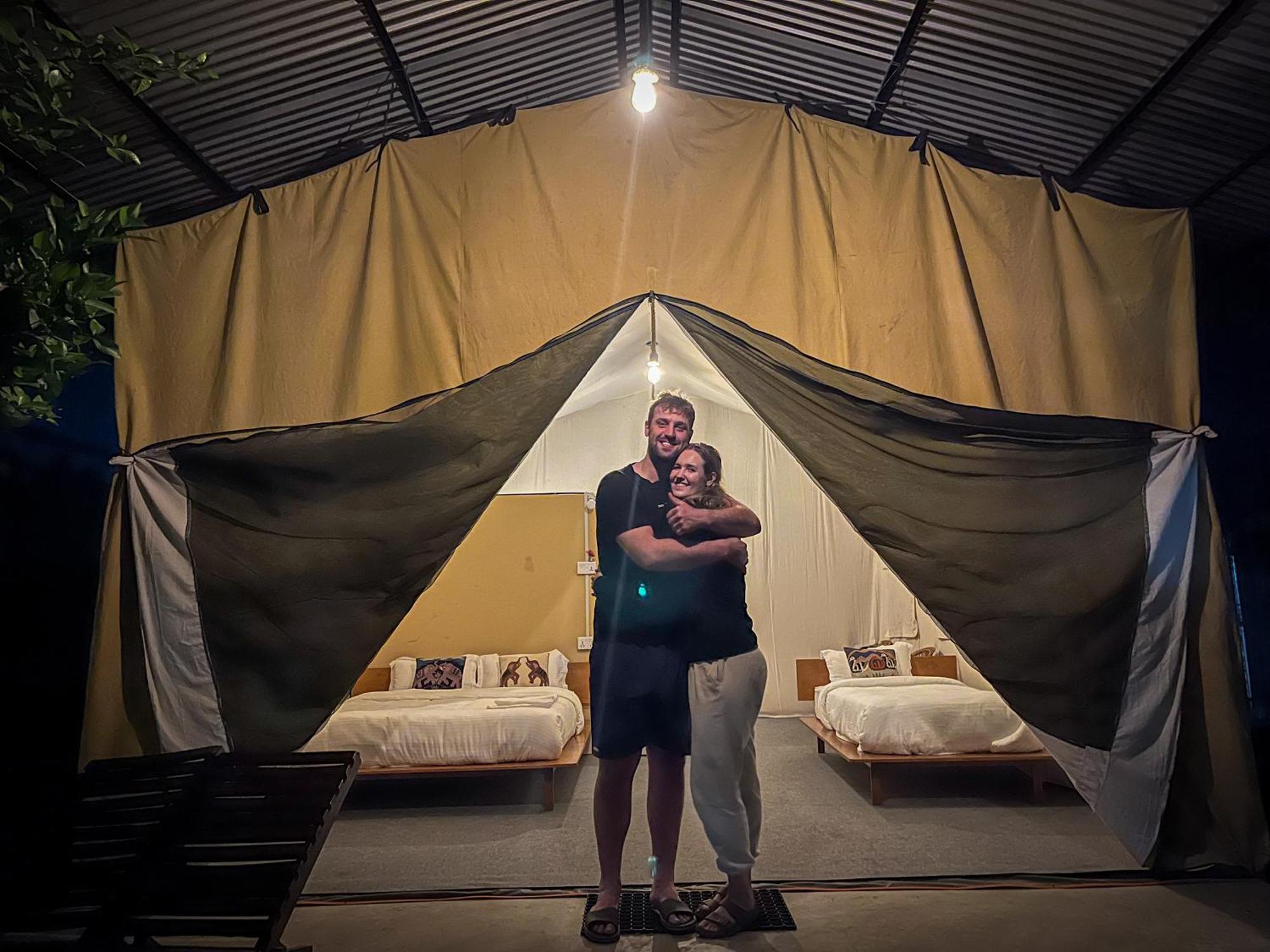 Hotel Tharu Garden, Sauraha Ngoại thất bức ảnh
